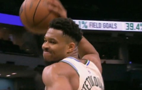 亿万28官网h5-里弗斯谈字母哥摔球：每个人都很沮丧，我宁愿他有这种情绪