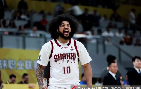 你适合摆烂！戴申·尼克斯6中2得到7分1板1助 失误高达4个
