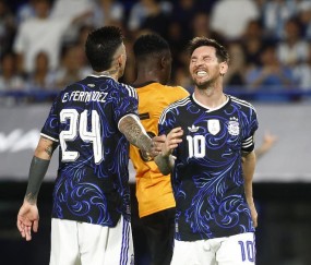 阿根廷5-0赞比亚！正赛5连胜 梅西无私让点+连续21年为国家队破门